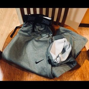 Nike Men size S thermafit sweatpants